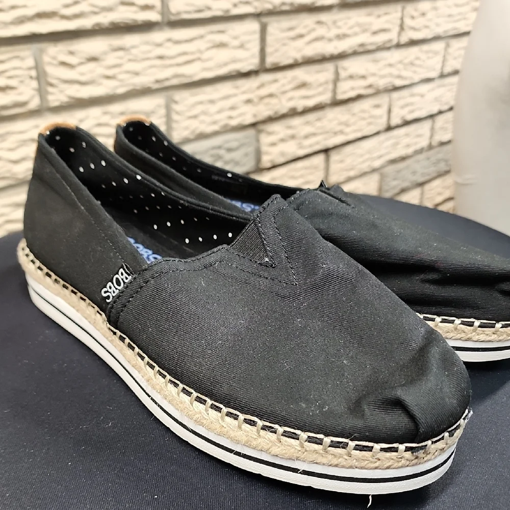 NWOT Skechers Breeze Black Canvas Espadrille Platform Slip-Ons Sz9